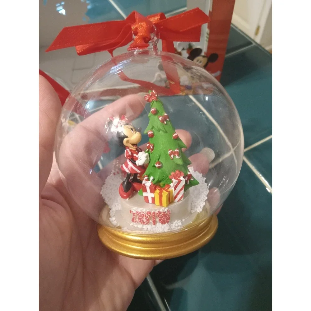 RARE‎ DISNEY STORE DATED 2010 MICKEY & MINNIE SNOW GLOBE ORNAMENT SET OF 2 Glass